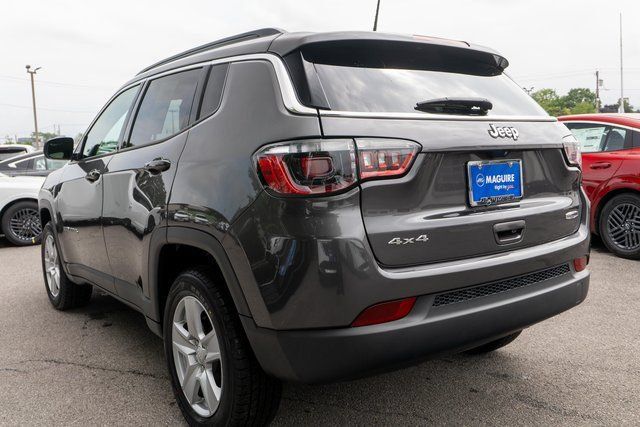 Used 2022 Jeep Compass Latitude w/ Convenience Group AWD/4WD image 8