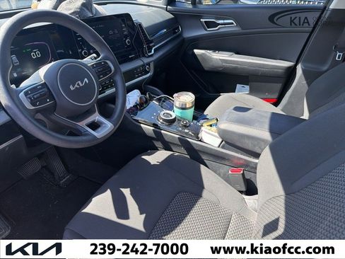 Certified 2023 Kia Sportage LX image 3