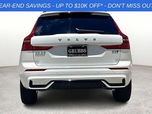 Used 2025 Volvo XC60 B5 Core w/ Climate Package image 11