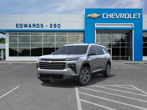 New 2026 Chevrolet Traverse LT w/ Driver Confidence Package image 8