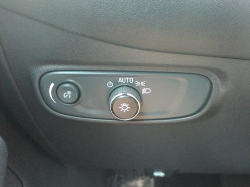 Used 2023 Chevrolet Equinox LS w/ LS Convenience Package FWD image 31
