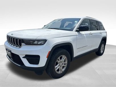 Used 2023 Jeep Grand Cherokee Laredo