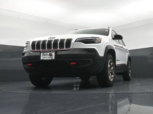 Used 2022 Jeep Cherokee Trailhawk AWD/4WD image 19