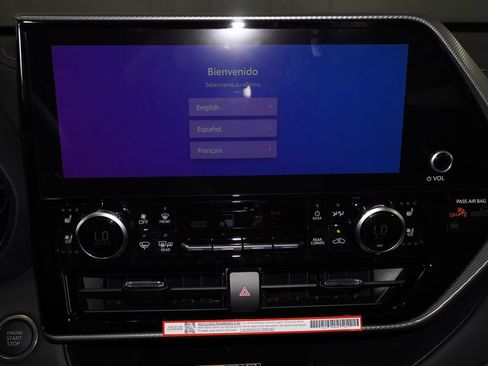 New 2026 Toyota Highlander Platinum image 17