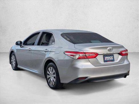 Used 2018 Toyota Camry FWD image 8