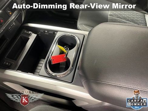 Used 2019 Nissan Titan SV w/ SV Convenience Package AWD/4WD image 18
