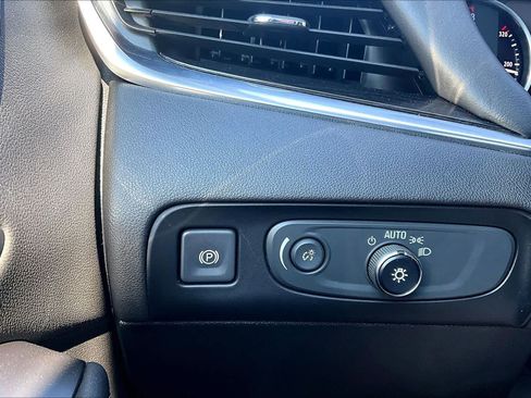 Used 2020 Buick Enclave Avenir w/ Avenir Technology Package FWD image 34