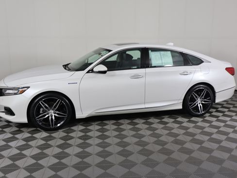 Certified 2022 Honda Accord Touring image 9