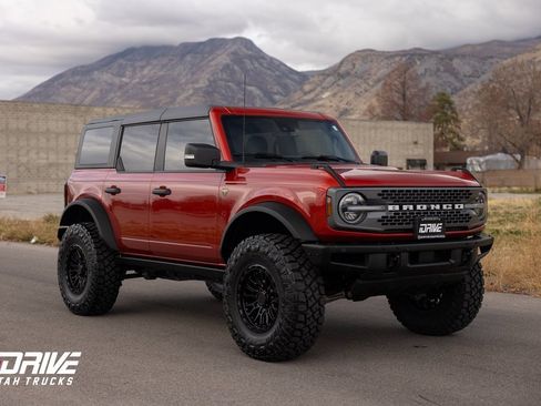 Used 2023 Ford Bronco Badlands w/ Sasquatch Package image 1