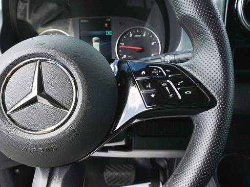 Used 2025 Mercedes-Benz Sprinter 2500 image 18