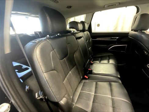 Used 2021 Kia Telluride EX image 16