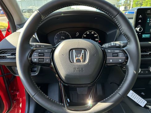 Used 2025 Honda HR-V EX-L image 6