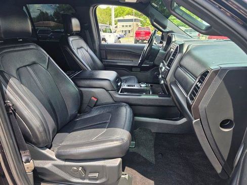 Used 2019 Ford Expedition Limited w/ Equipment Group 301A RWD image 19