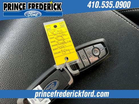 Used 2024 Ford Expedition XLT image 10