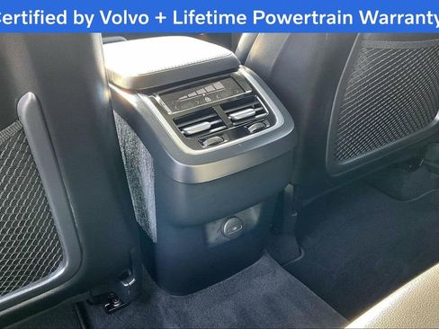Used 2025 Volvo XC90 B5 Core AWD/4WD image 31