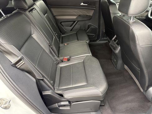 Used 2023 Volkswagen Atlas Cross Sport SE image 15