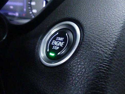 Used 2019 Cadillac XT4 Premium Luxury image 18