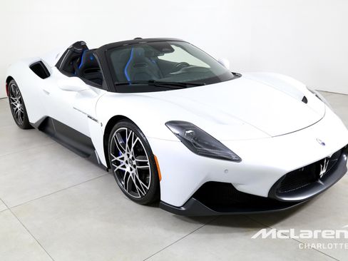 Used 2023 Maserati MC20 Spyder image 4