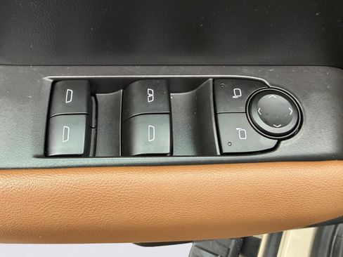 Used 2023 GMC Canyon AT4 w/ AT4 Premium Package image 32