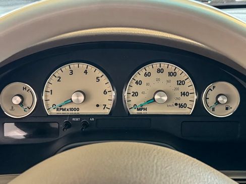 Used 2005 Ford Thunderbird 50th Anniversary RWD image 38
