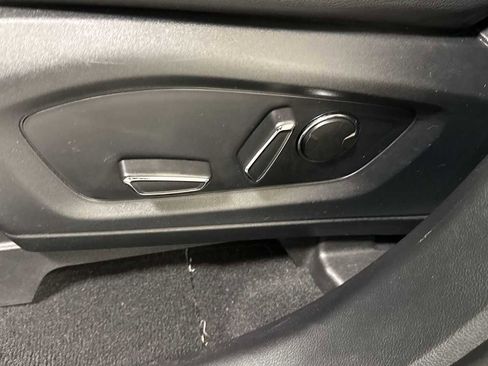 Used 2020 Ford Explorer Limited image 14