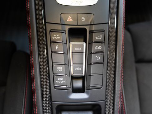 Used 2021 Porsche 718 Boxster Spyder image 65