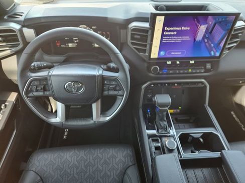 Used 2025 Toyota Tundra Limited AWD/4WD image 28