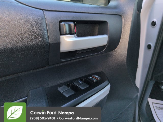 Used 2018 Toyota Tundra SR5 AWD/4WD image 11