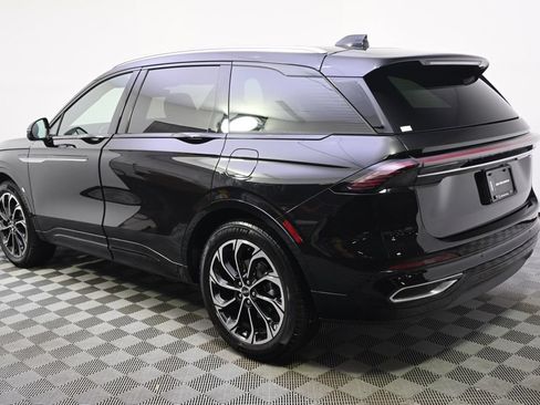 Used 2026 Lincoln Nautilus Reserve AWD/4WD image 3