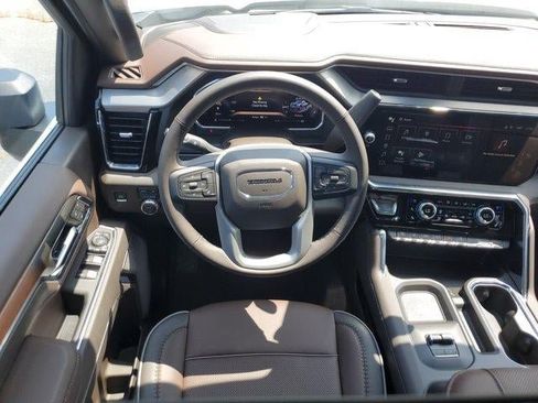 New 2026 GMC Sierra 2500 Denali AWD/4WD image 16