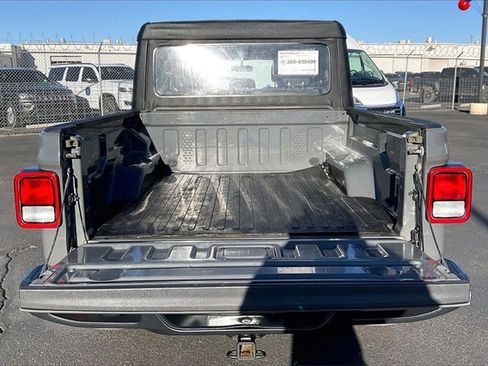 Used 2020 Jeep Gladiator Sport image 30