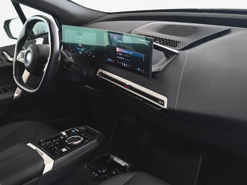 Used 2024 BMW iX xDrive50 w/ Premium Package image 33