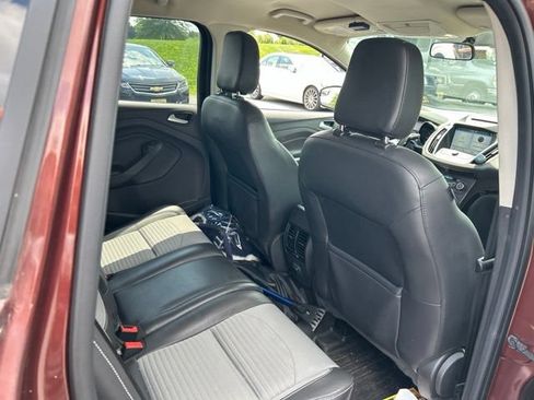 Used 2018 Ford Escape SE w/ SE Sport Appearance Package AWD/4WD image 15
