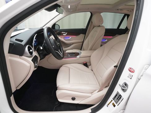 Used 2022 Mercedes-Benz GLC 300 4MATIC image 7