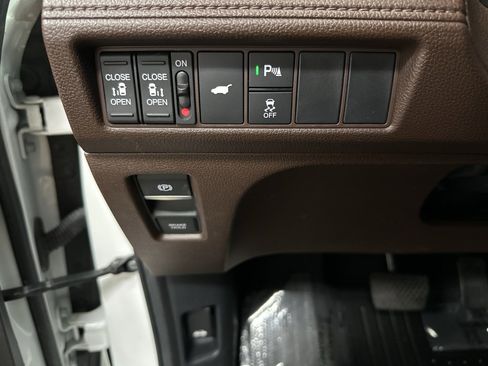 Used 2025 Honda Odyssey Touring image 35