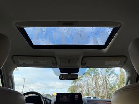 Used 2023 Nissan Armada SL w/ Cargo Package image 9