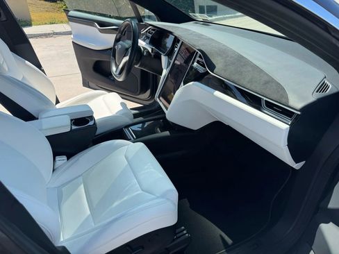 Used 2017 Tesla Model X 75D image 13