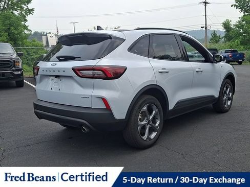 Certified 2025 Ford Escape ST-Line Select AWD/4WD image 12