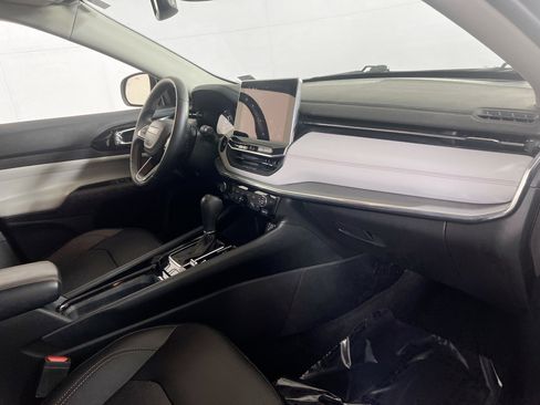 Used 2022 Jeep Compass Limited image 27