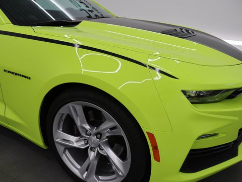 Used 2020 Chevrolet Camaro SS RWD image 22
