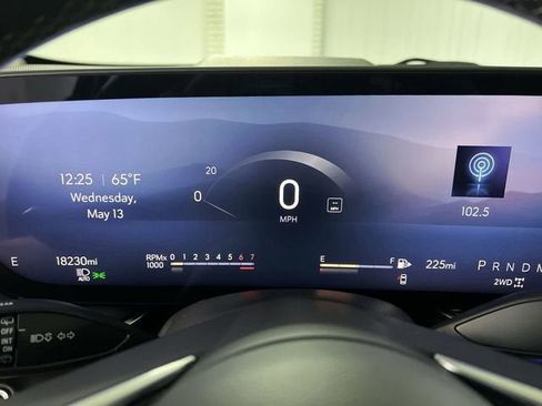 Certified 2025 Buick Envision Preferred AWD/4WD image 12