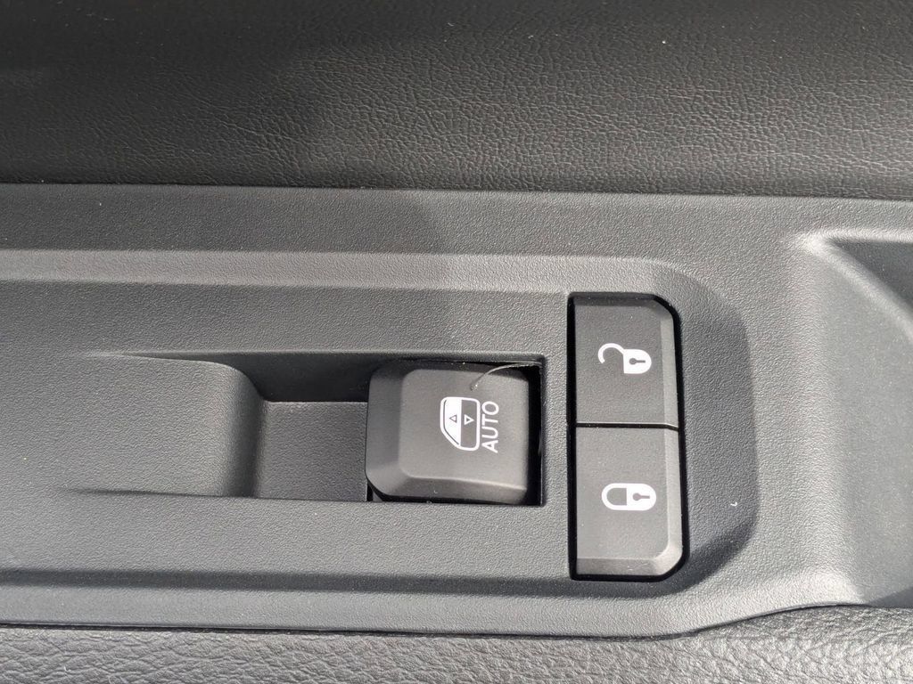 New 2026 Jeep Compass Latitude AWD/4WD image 36