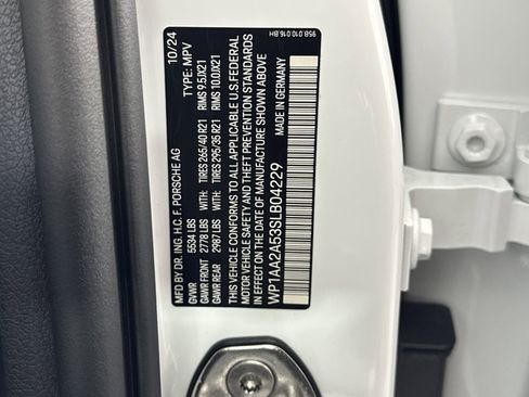 New 2025 Porsche Macan image 15