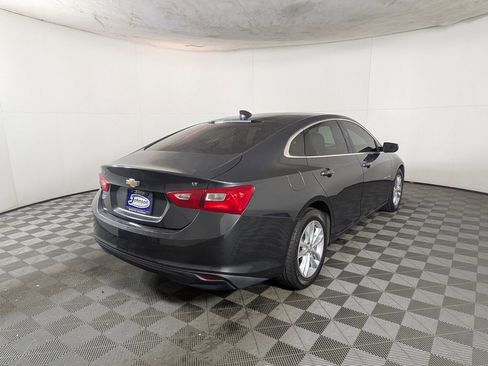 Used 2017 Chevrolet Malibu LT w/ Leather Package image 7