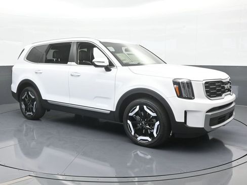 Used 2023 Kia Telluride S w/ S Sunroof Package image 8