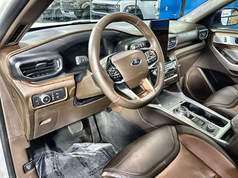 Used 2022 Ford Explorer King Ranch w/ Premium Technology Package AWD/4WD image 18