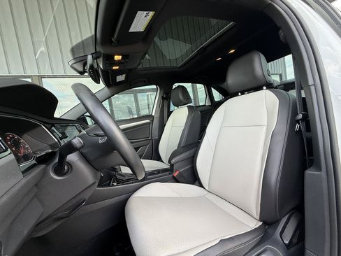 Used 2021 Volkswagen Jetta R-Line FWD image 15