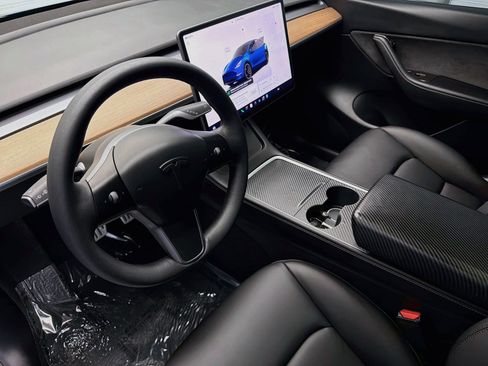 Used 2022 Tesla Model Y Performance AWD/4WD image 7