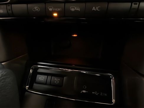 Used 2022 Subaru Ascent Limited w/ Technology Package image 15