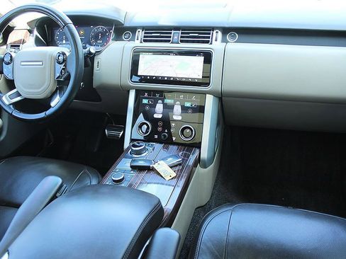 Used 2019 Land Rover Range Rover Autobiography image 21